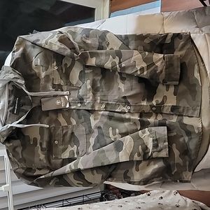 Camo button-up hoodie, LG, NWOT